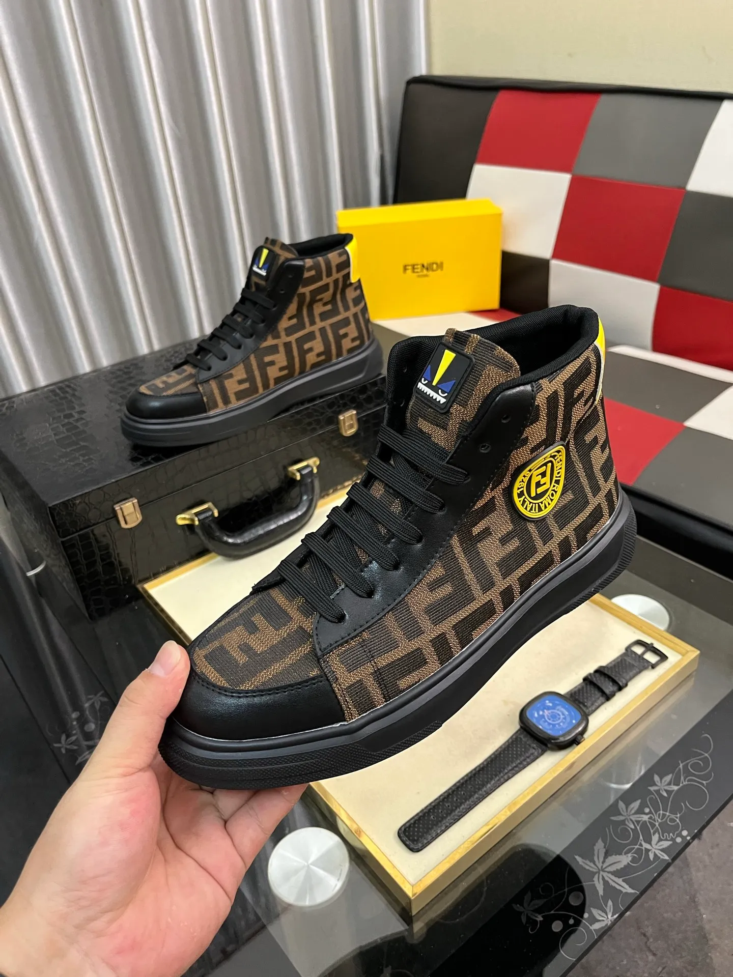 Men's Men's Shoes 💰440⌚️⌚️《 Fendi FENDI* 》 Latest hot-selling casual shoes, top brand [seduce] luxury ~ purchasing agency, top quality ~. [Strong] The upper is made of imported breathable cowhide with material ➕ breathable sheepskin lining (•) and fine workmanship. The original stylish and stylish soft rubber wear-resistant outsole is light and comfortable on the feet. The real thing looks better when taken in real life. Number of sizes: 38-442️⃣Colors available
